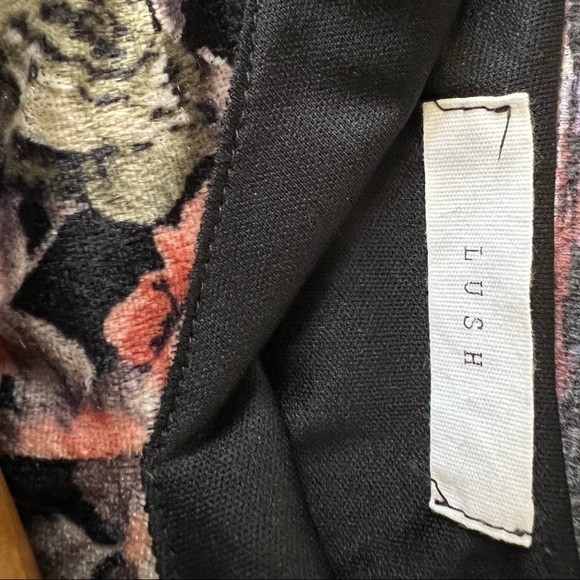 Lush Knot Front Floral Black Velvet Cami - Picture 2 of 7